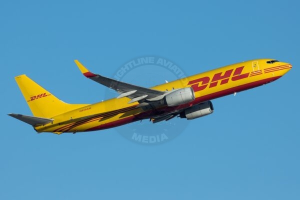 DHL (iAero Airways) Boeing 737-8Q8/SF N859AM